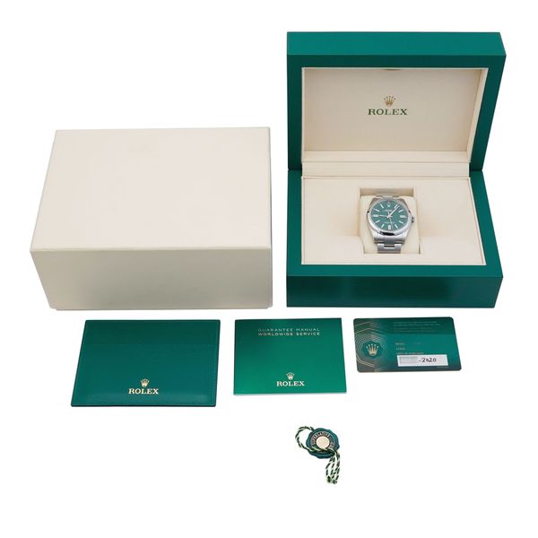 Rolex Oyster Perpetual 124300